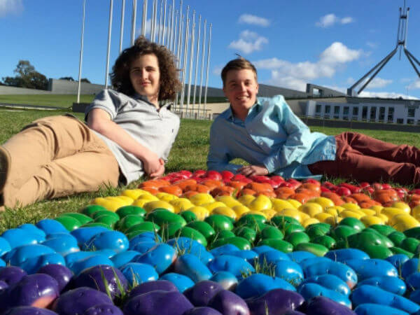 In Australia patate rainbow per i matrimoni gay - patate arcobaleno base - Gay.it