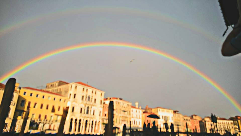 #RainbowVenice: contro l'omofobia a Venezia spunta l'arcobaleno