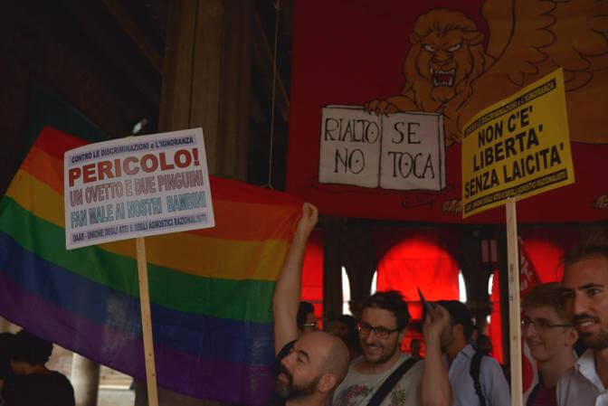 #RainbowVenice: contro l'omofobia a Venezia spunta l'arcobaleno