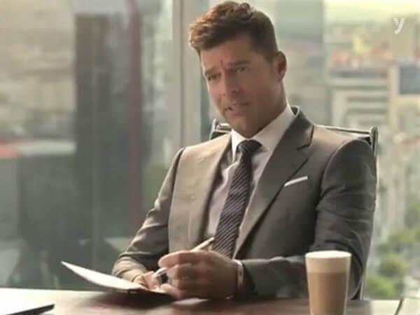 Ricky Martin in versione Christian Grey nel nuovo spot Nescafè – VIDEO