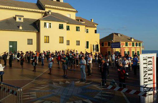 Tornano le sentinelle in piedi. Chissà per chi hanno pregato