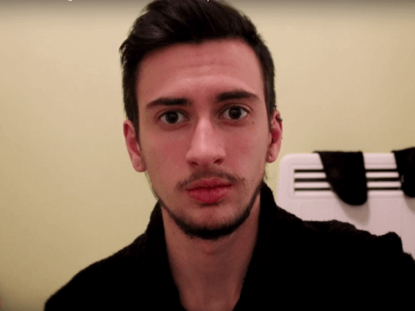 Il cambio di sesso di Jamie in 1400 selfie: il video