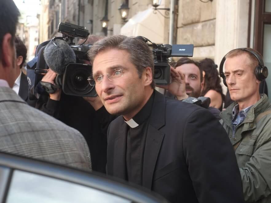 Il primo coming out in Vaticano: ecco a voi la coppia