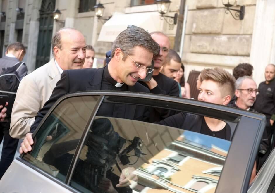 Il primo coming out in Vaticano: ecco a voi la coppia