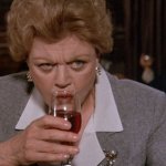 jessica fletcher sospettosa - Thumbnail