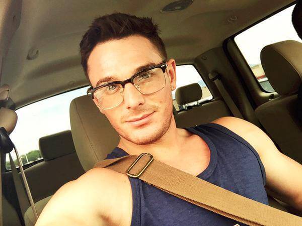 James Franco e Keegan Allen seminudi per "Il Re Cobra"