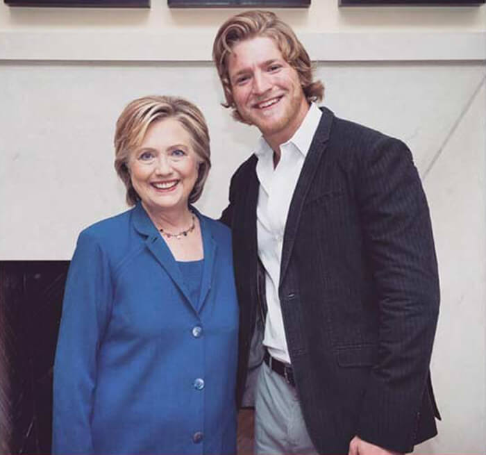 La foto di Hillary Clinton con l'attore porno gay