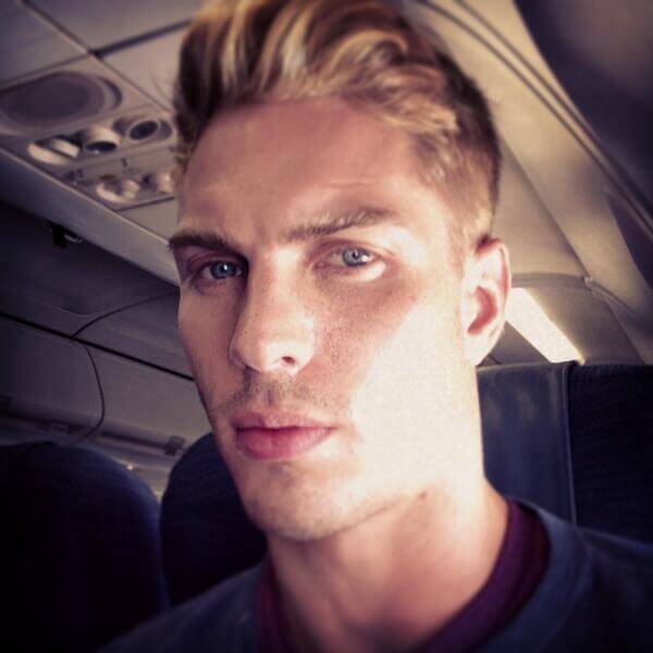 Il sexy attore e modello Matthew Ludwinski