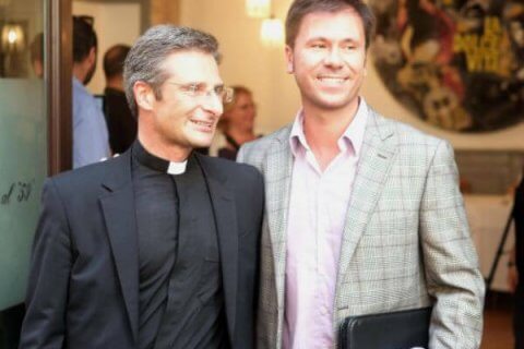 Il primo coming out in Vaticano: ecco a voi la coppia - base - Gay.it