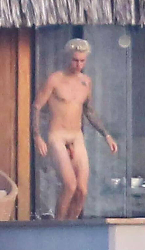 Justin Bieber nudo, come mamma lo ha fatto