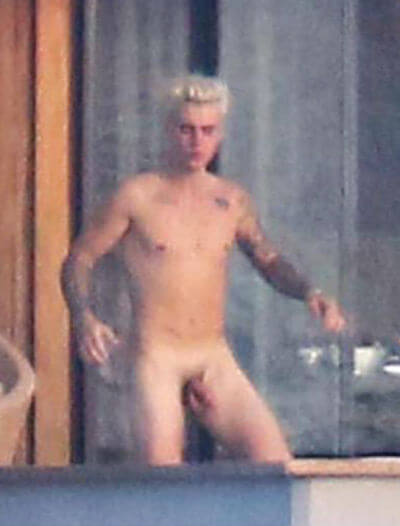 Justin Bieber nudo, come mamma lo ha fatto