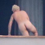 Justin Bieber nudo, come mamma lo ha fatto - Thumbnail