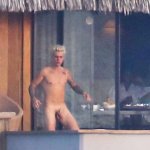 Justin Bieber nudo, come mamma lo ha fatto - Thumbnail