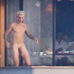 Justin Bieber nudo, come mamma lo ha fatto - Thumbnail