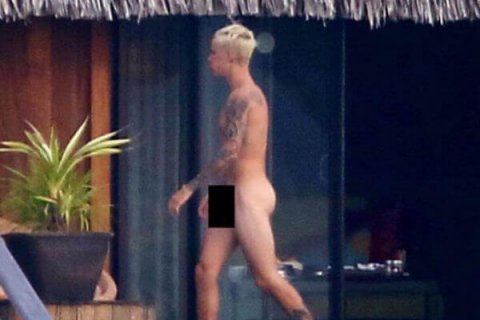 1 milione di dollari per il clone del pene di Bieber - justin bieber nudo base - Gay.it