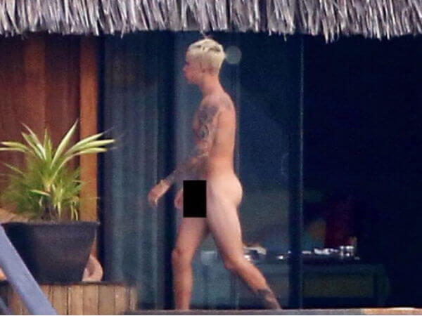 Justin Bieber nudo, come mamma lo ha fatto - justin bieber nudo base - Gay.it