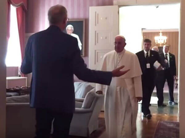 Papa Francesco a Washington ha incontrato una coppia gay