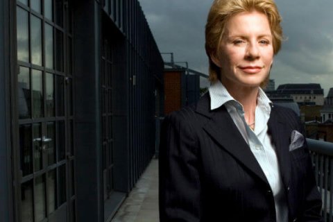 La scrittrice lesbica Patricia Cornwell: perché amo gli sport estremi - patricia cornwell base 1 - Gay.it