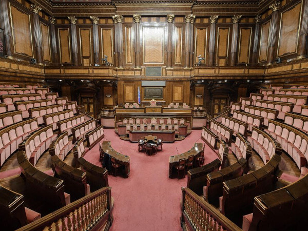 Unioni civili: avanti tutta col nuovo testo, in aula da martedì 13?