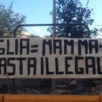 Napoli: striscione contro le adozioni gay - Thumbnail