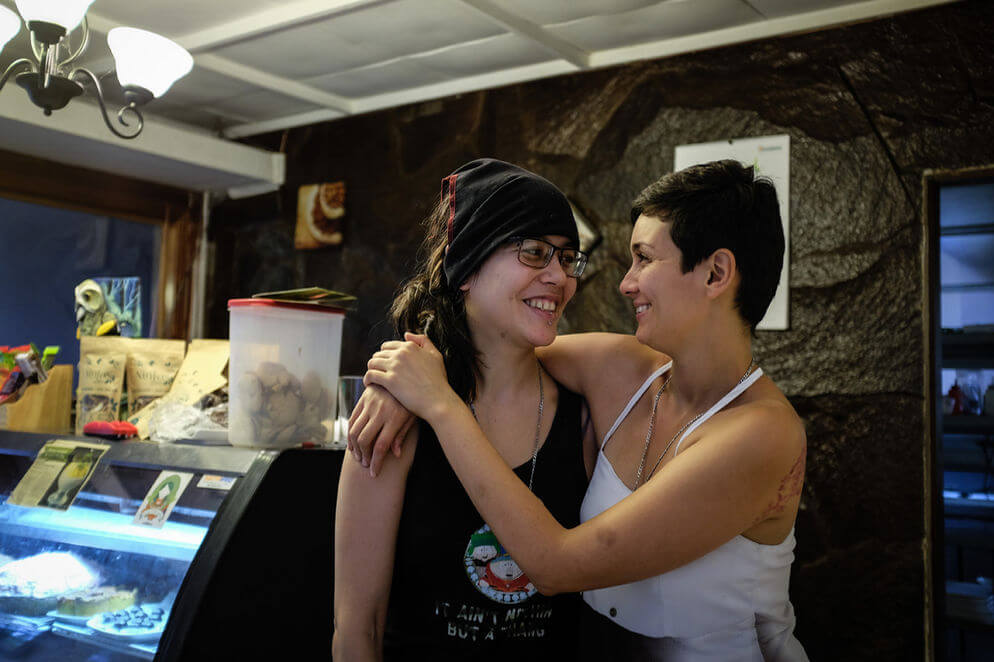 Laura_Florez_Estrada_Jazmin_Elizondo_costa_rica_lesbians