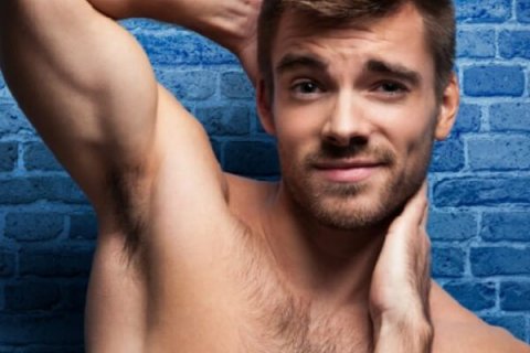 Il modello francese Max Mayet: sguardo dolce e corpo sexy - Max Mayet abs sexy hot1 - Gay.it