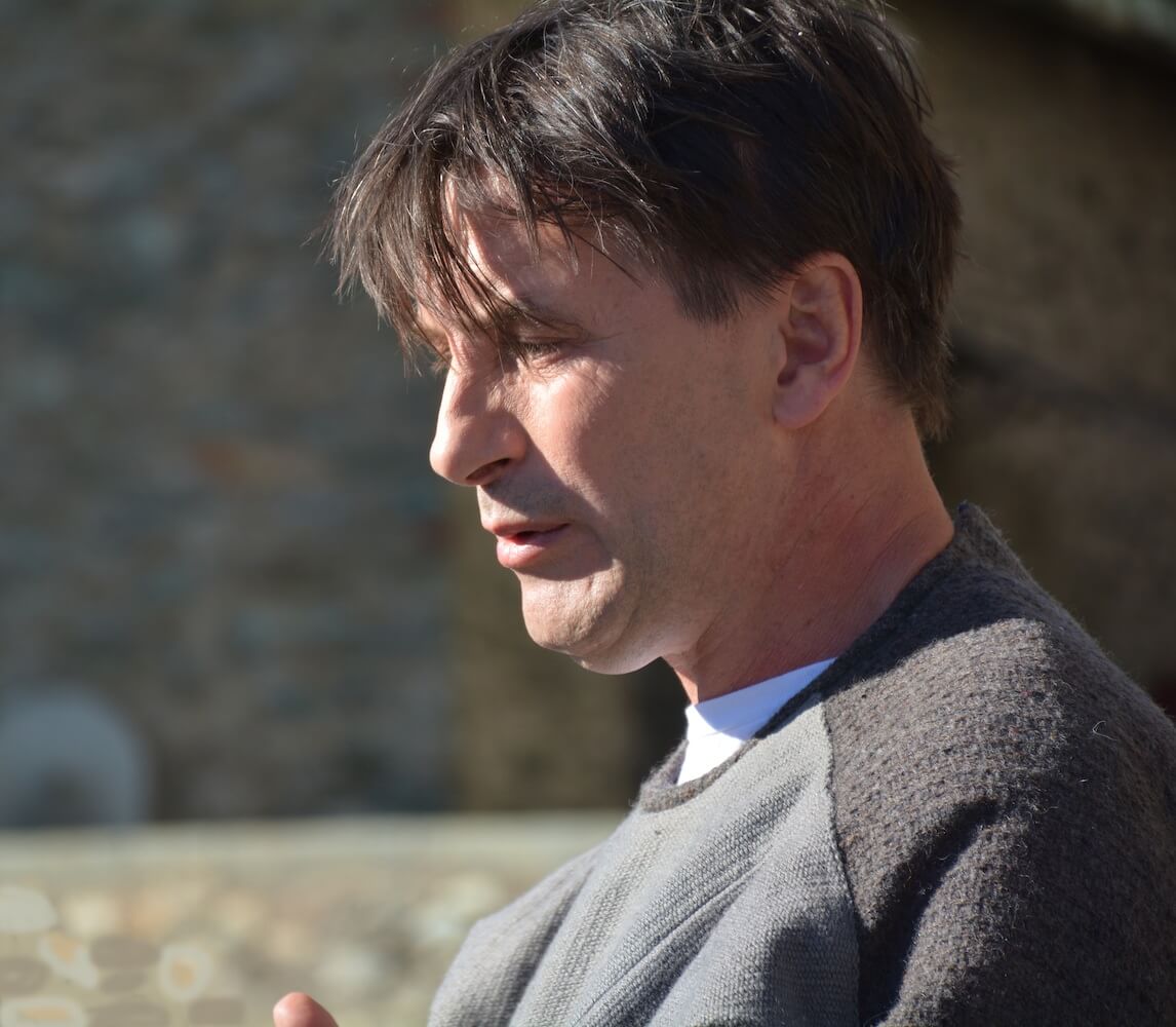 L'attore William Baldwin, dai nudi di Sliver al frate di The Broken Key