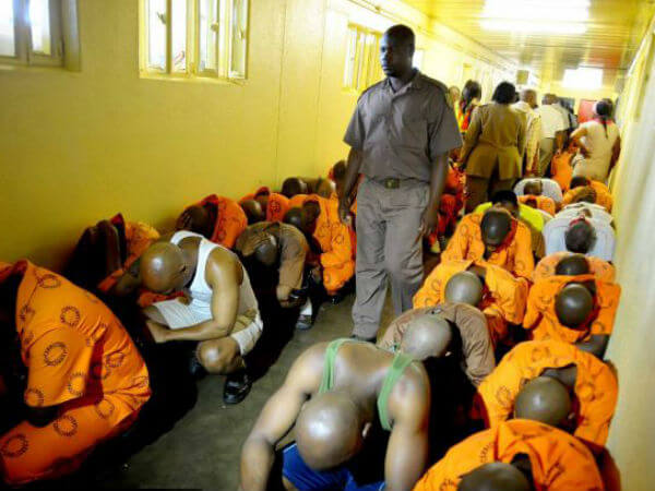 Ventuno studenti gay arrestati in Nigeria: rischiano fino a 14 anni - carcere africa base 1 - Gay.it
