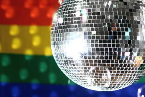 L'amore ai tempi della discoteca: i 10 clubbers tipo - discogayamore def 1 - Gay.it