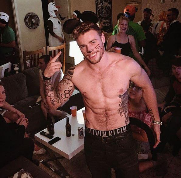 gus_kenworthy_halloween_abs