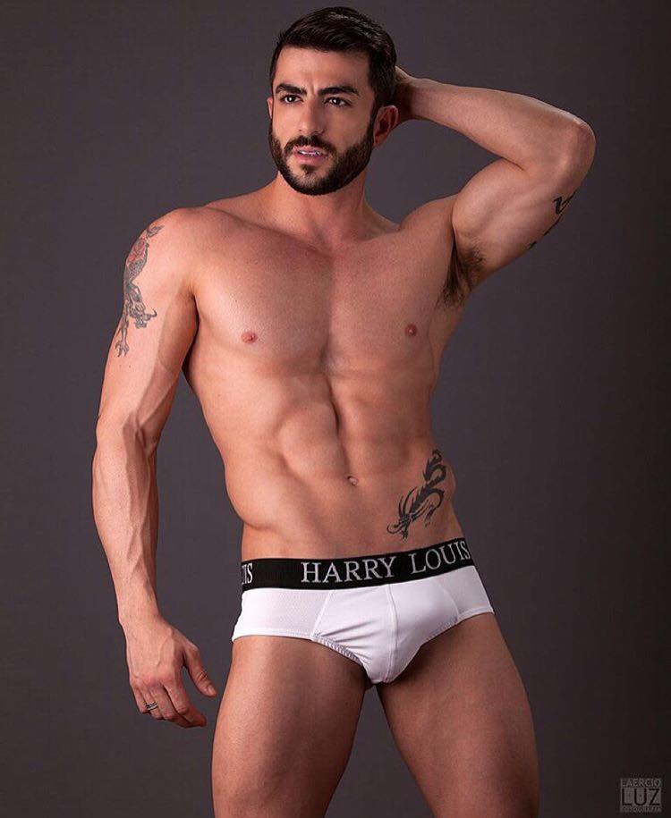 L'ex attore porno Harry Louis lancia il suo underwear