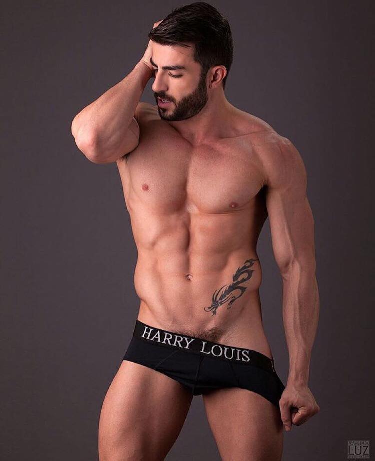 L'ex attore porno Harry Louis lancia il suo underwear