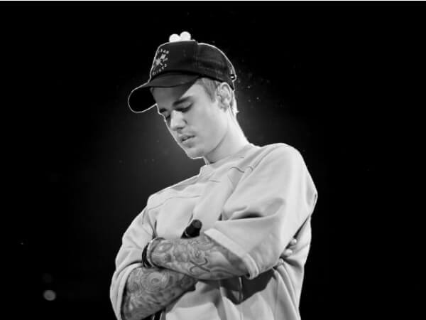 Justin Bieber: Tributo a Parigi (e tutti i video delle canzoni di “Purpose”)