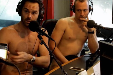 the_naked_magicians_maghi_nudi_radio