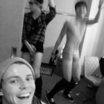 5_seconds_of_summer_nudi_naked - Thumbnail