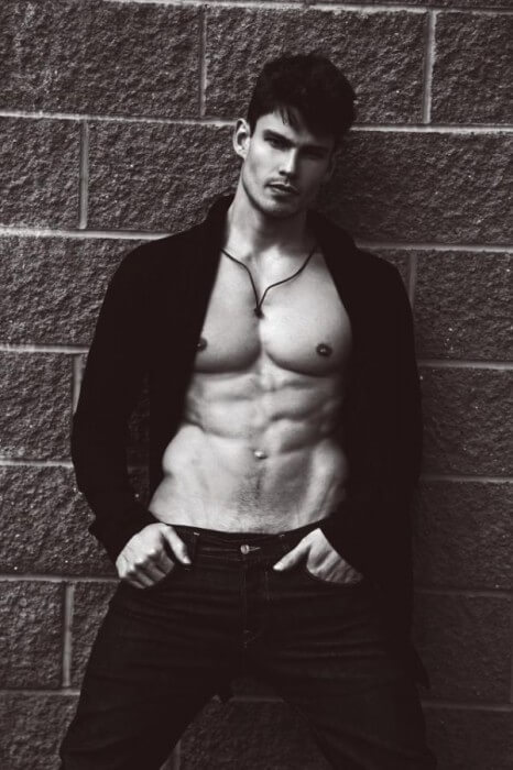 Bernardo_Arriagada_abs_jeans
