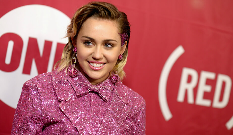 Miley Cyrus sempre più scandalosa nel suo Milky Milky Milk Tour