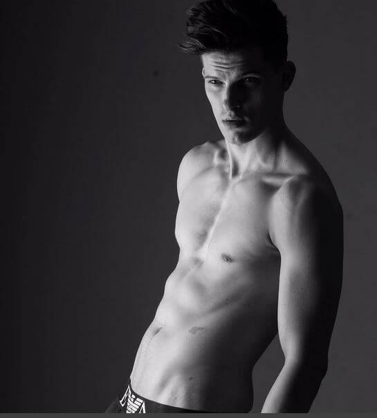americas_next_top_model_chris_hernandez