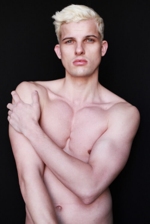 americas_next_top_model_chris_hernandez