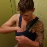 bonazzo_corre_nudo_campo_di_calcio_pene_al_Vento - Thumbnail