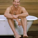 bradley_cooper_nudo_piedi - Thumbnail