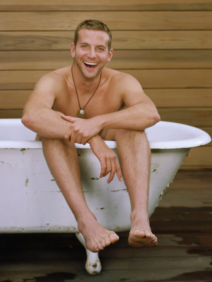 bradley_cooper_nudo_piedi