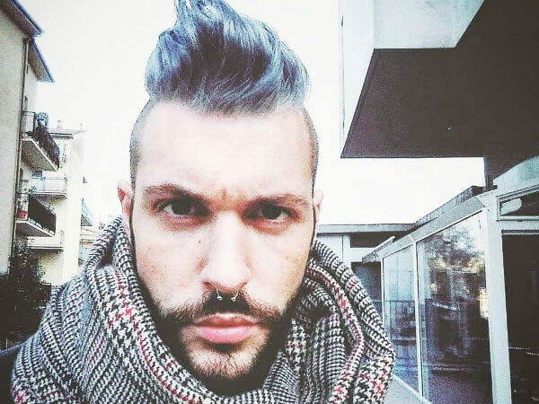 Intervista a Christian, il ragazzo gay toscano preso a sassate ieri