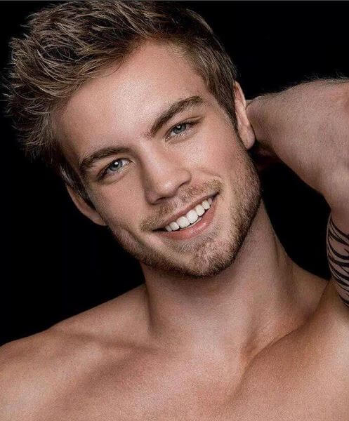 America's Next Top Model: il biondino super hot Dustin McNeer