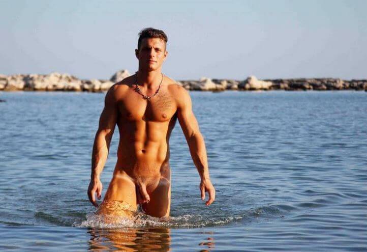 personaggi_dei_reality_più_cliccati_gianluca_isola_adamo_ed_eva_nudo_pisello