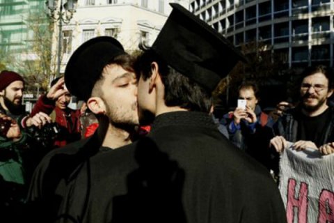 La Grecia verso le unioni civili: sit-in sotto il Parlamento - grecia 1 base - Gay.it