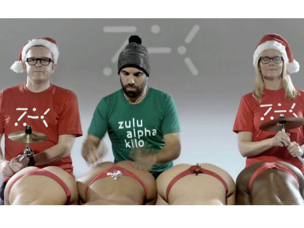 Da Jingle Bells a Jingle Butts: come ti suono le chiappe