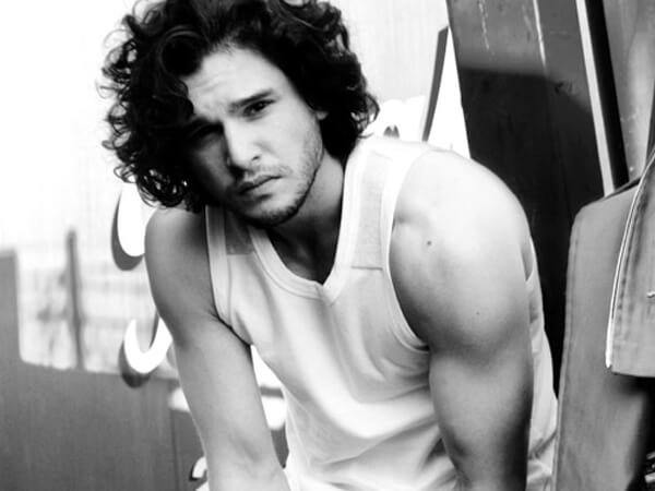 Il bellissimo Kit Harington protagonista di Game Of Thrones - kitharington gay foto nudo - Gay.it