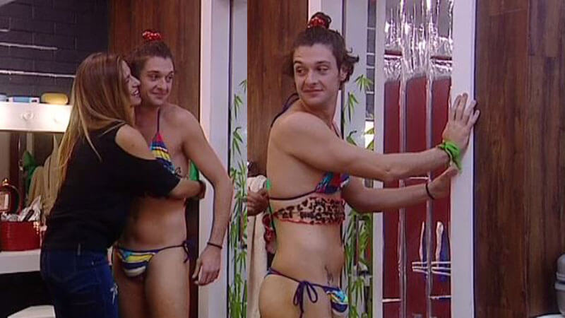 domenico_manfredi_gf14_pacco_bikini