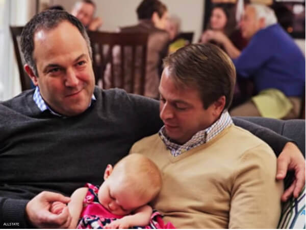 Due papà gay protagonisti della nuova pubblicità per AllState Assicurazioni
